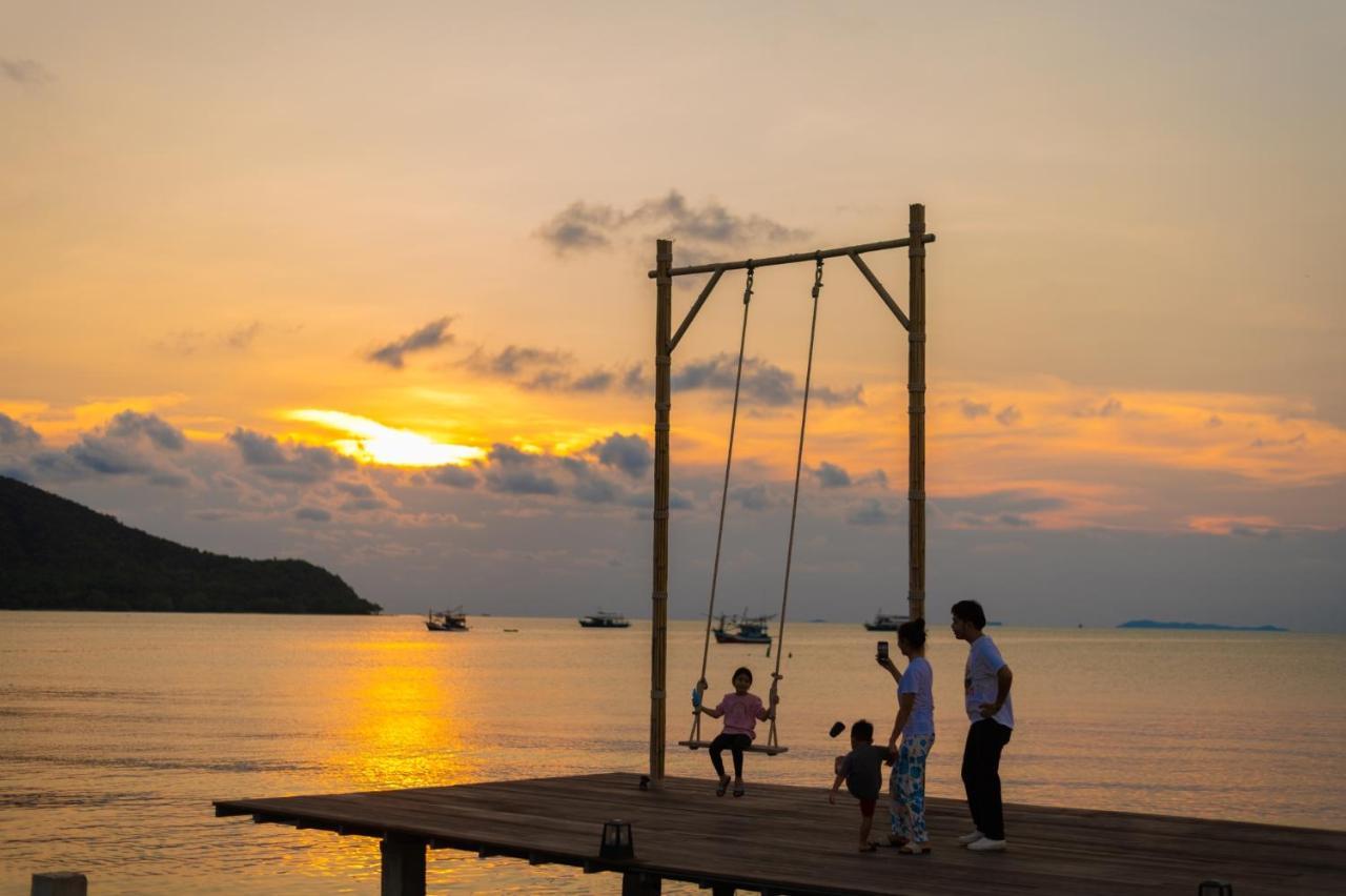 Baan Tah On The Sea Hotel Bang Sare Exterior photo