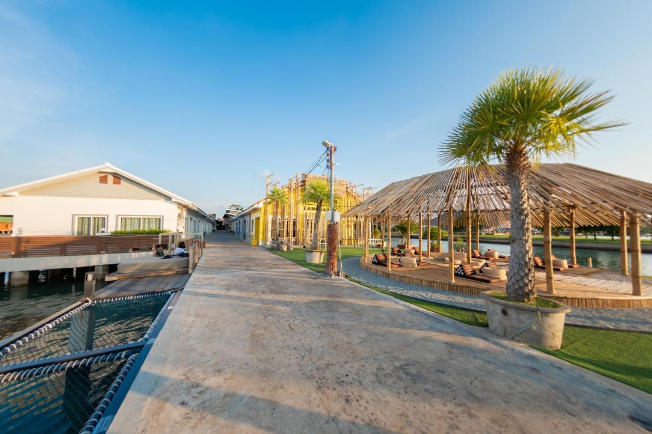 Baan Tah On The Sea Hotel Bang Sare Exterior photo