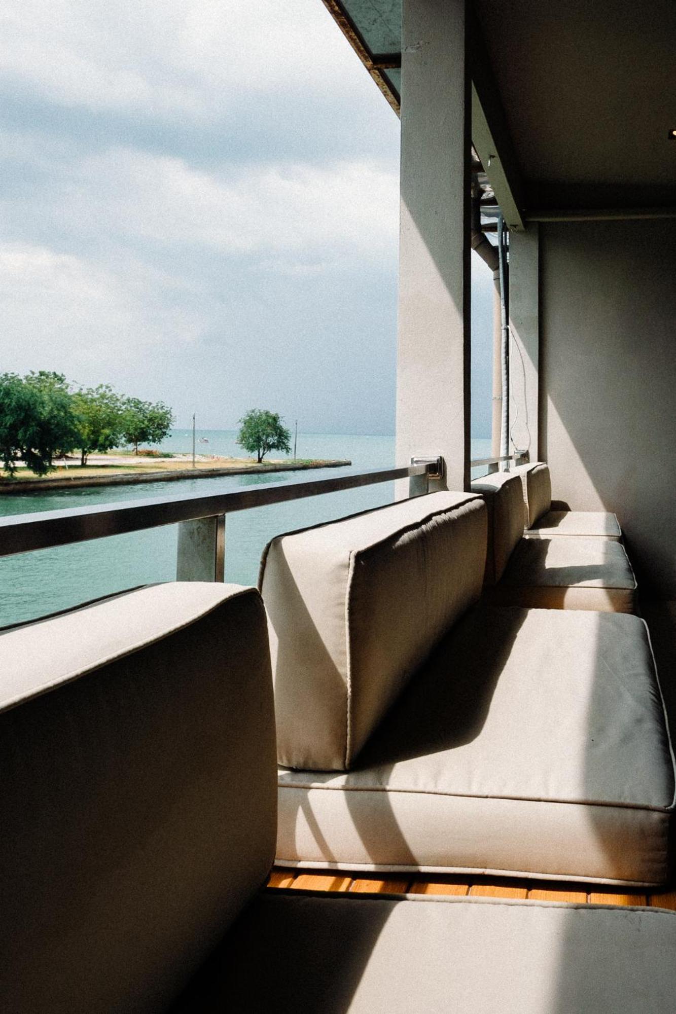 Baan Tah On The Sea Hotel Bang Sare Exterior photo