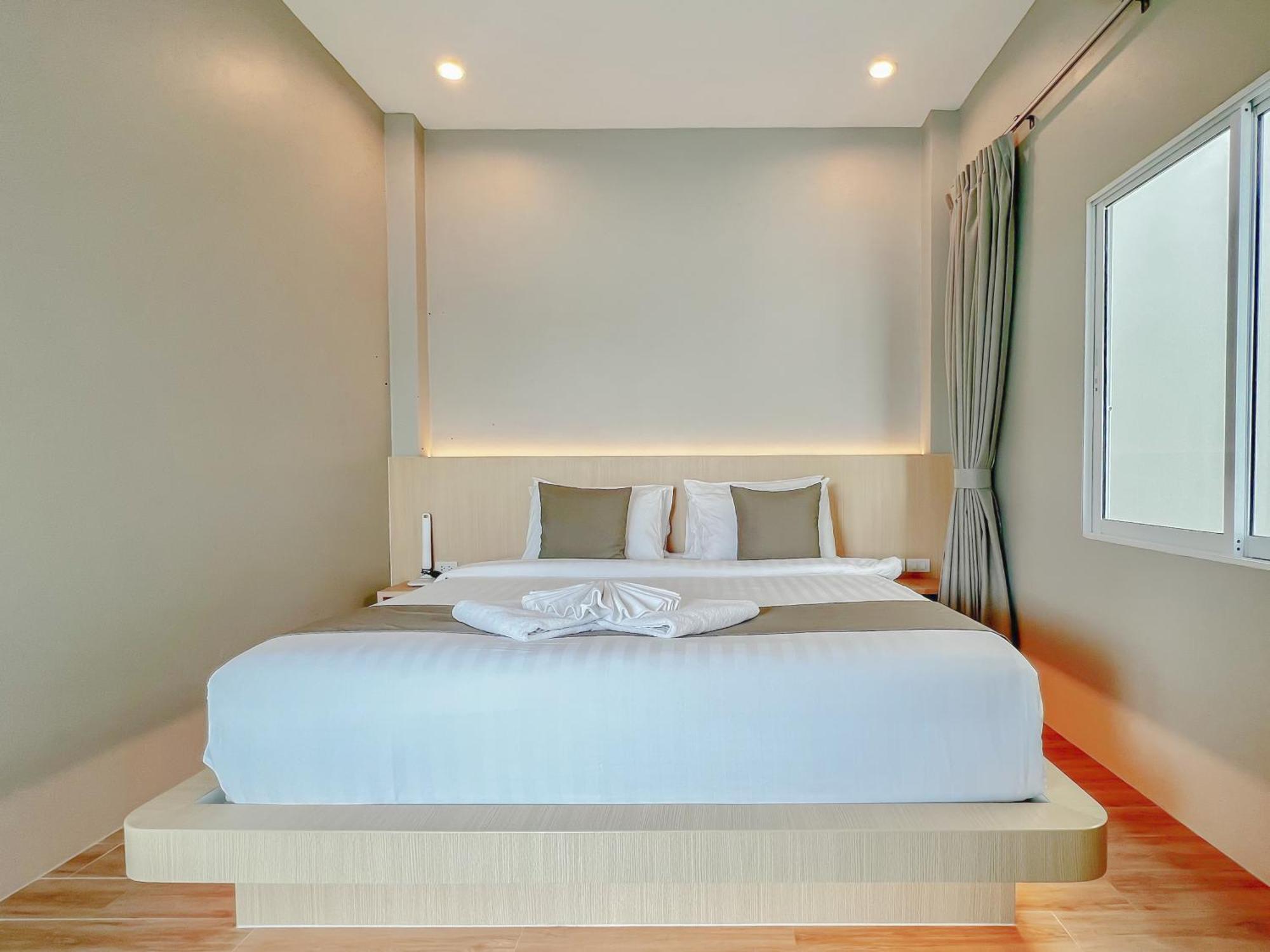 Baan Tah On The Sea Hotel Bang Sare Exterior photo