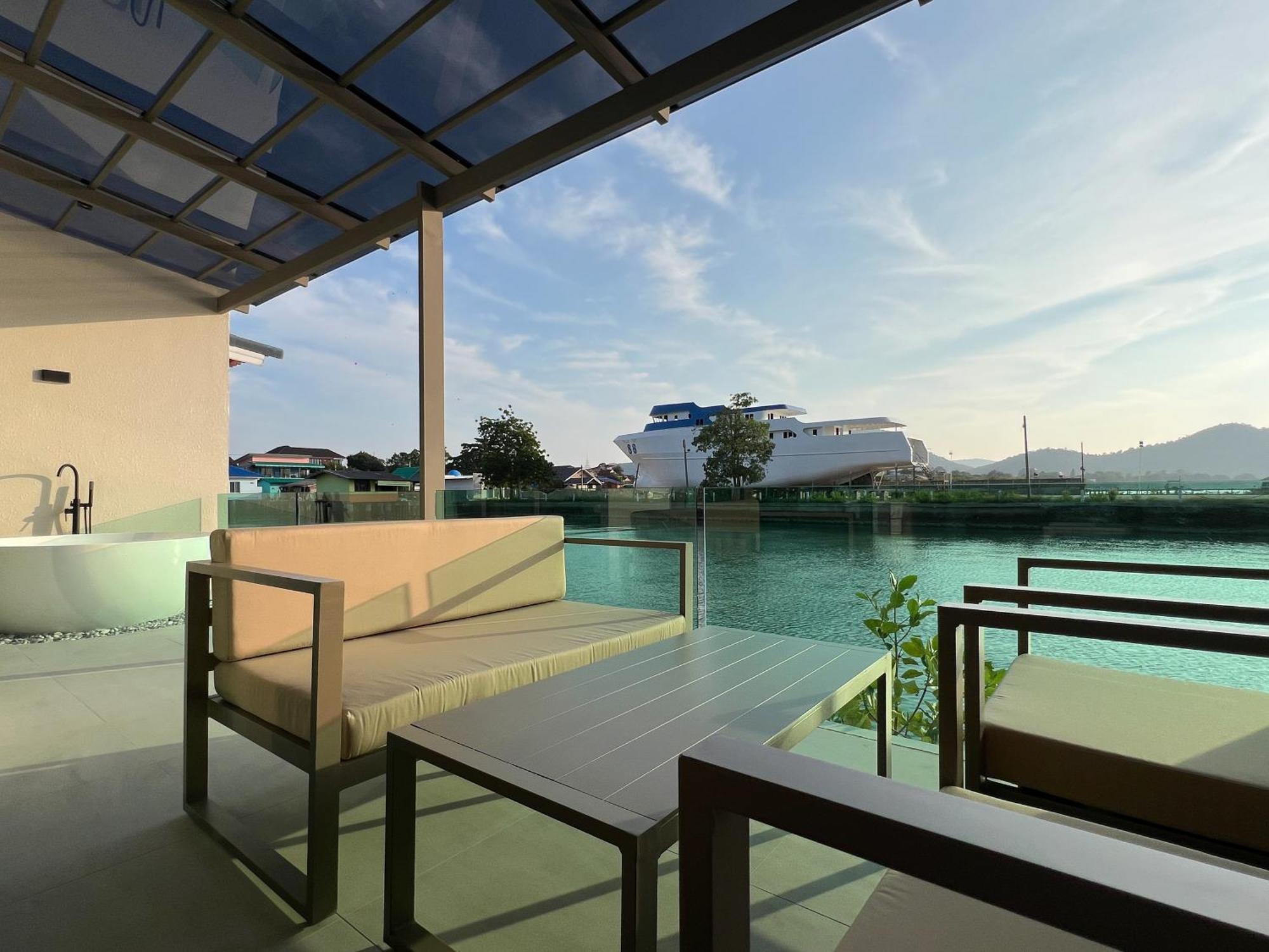 Baan Tah On The Sea Hotel Bang Sare Room photo